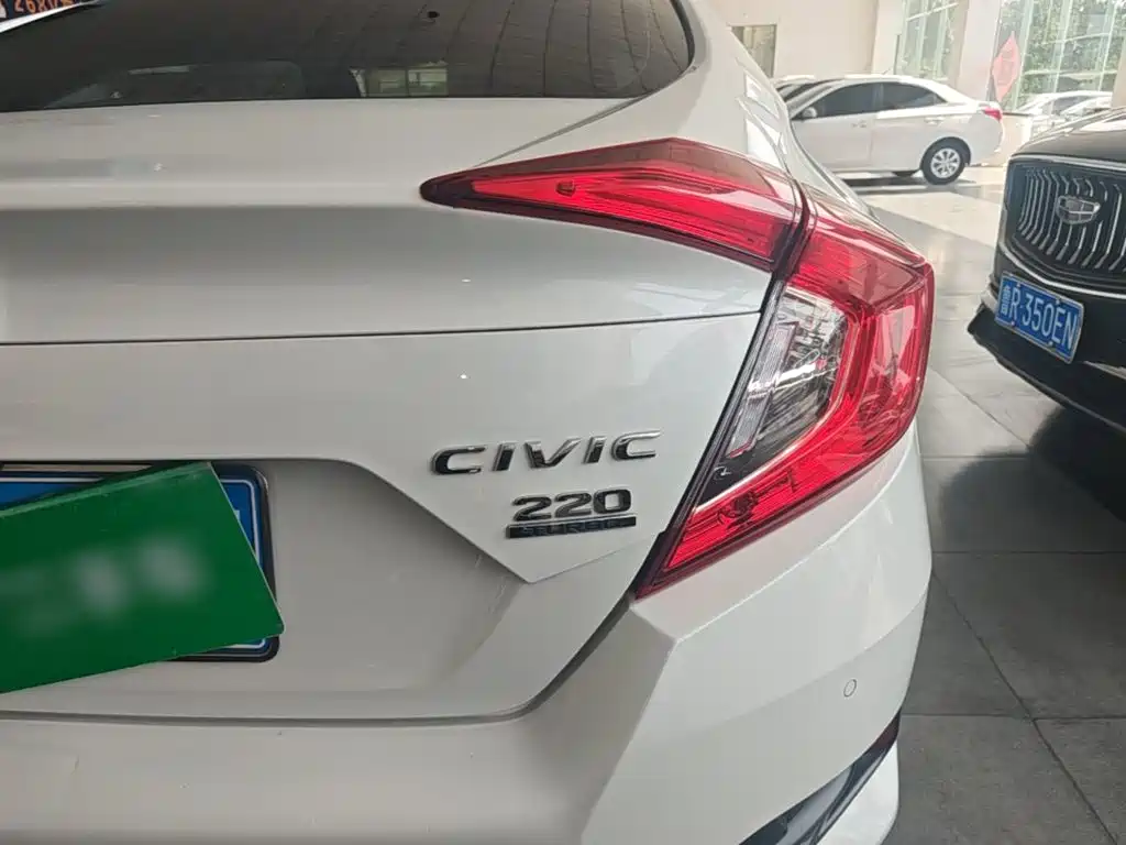 Honda Civic 2016 220TURBO CVT Luxury