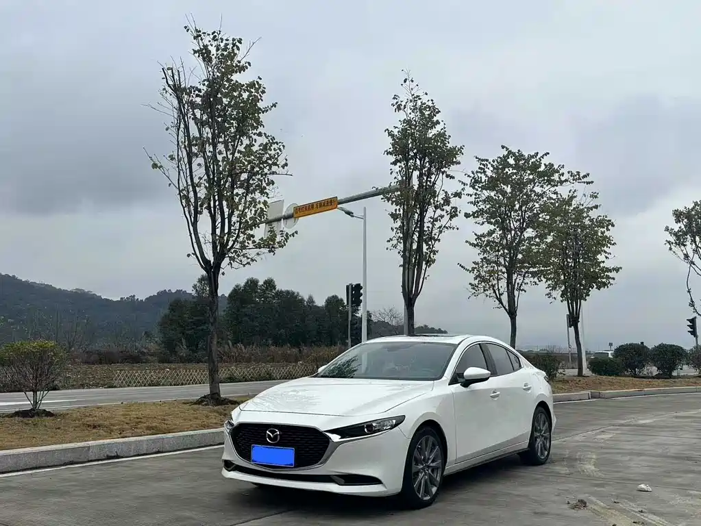 Mazda 3 Axela 2022