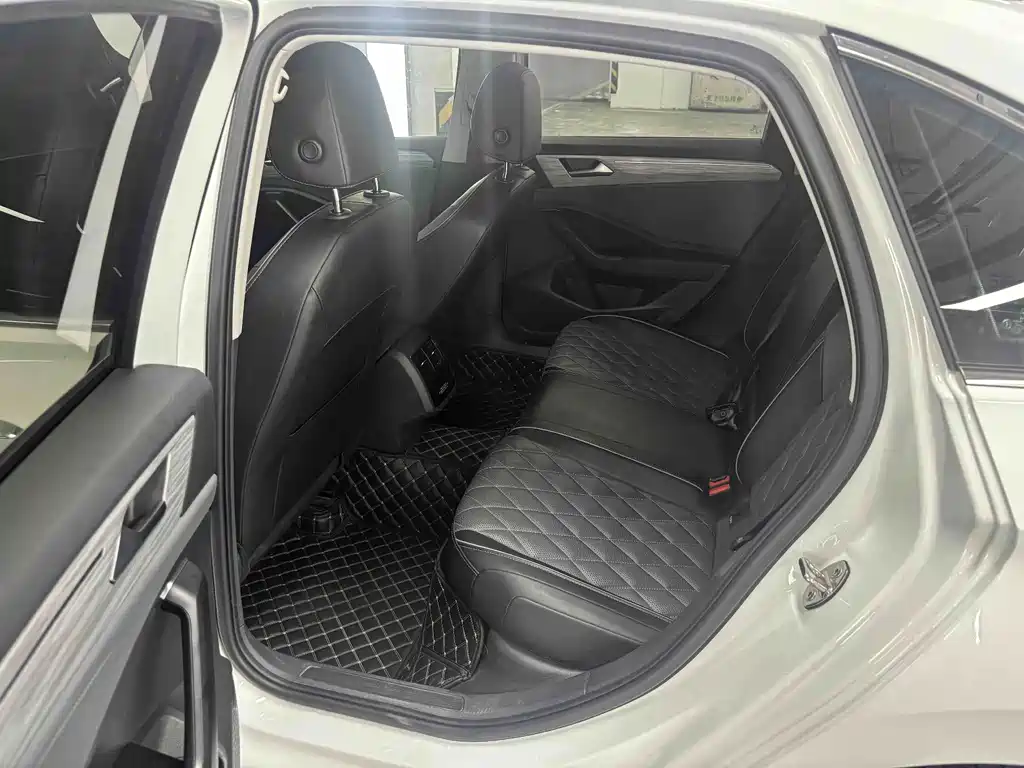 Volkswagen Sagitar — миниатюра 3