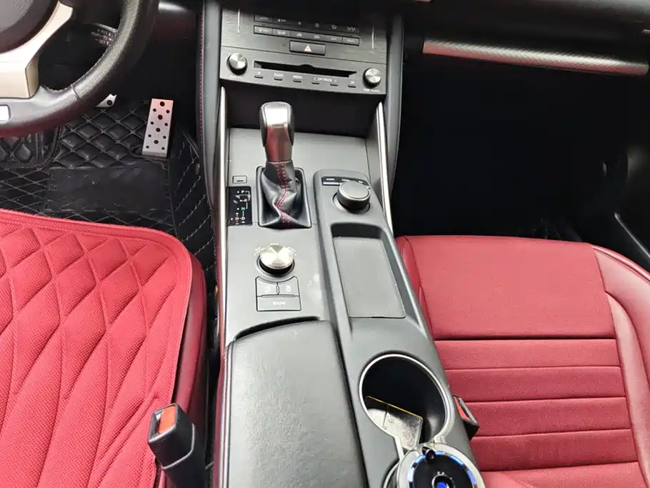 Lexus IS — миниатюра 16