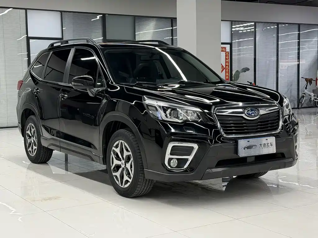 Subaru Forester 2.0i Luxury Edition EyeSight, фото 2