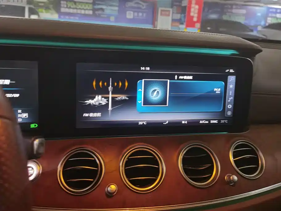 MERCEDES-BENZ E CLASS