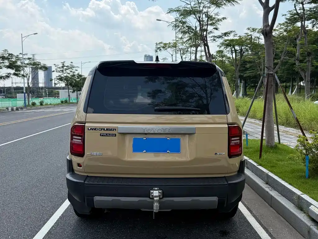 Toyota Land Cruiser Prado 2024 2.4T TX 5 мест