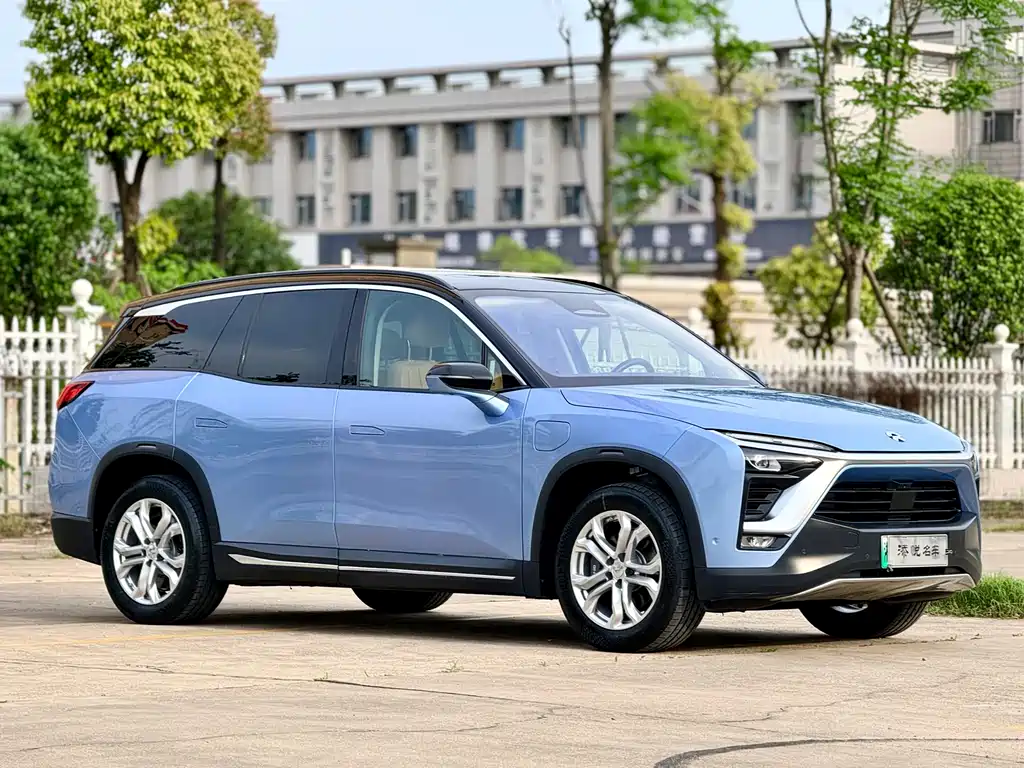 NIO ES8 2020 415KM мест