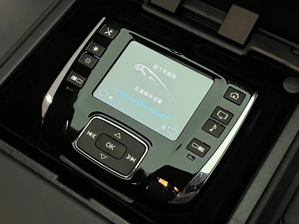 Jaguar XJ — миниатюра 24