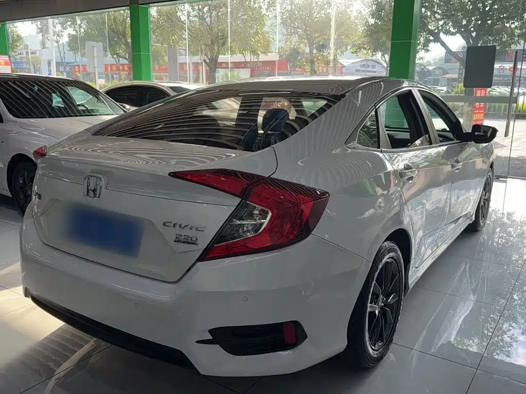 Honda Civic — миниатюра 8
