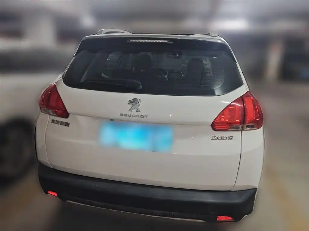 Peugeot 2008 2014 1.6L MT