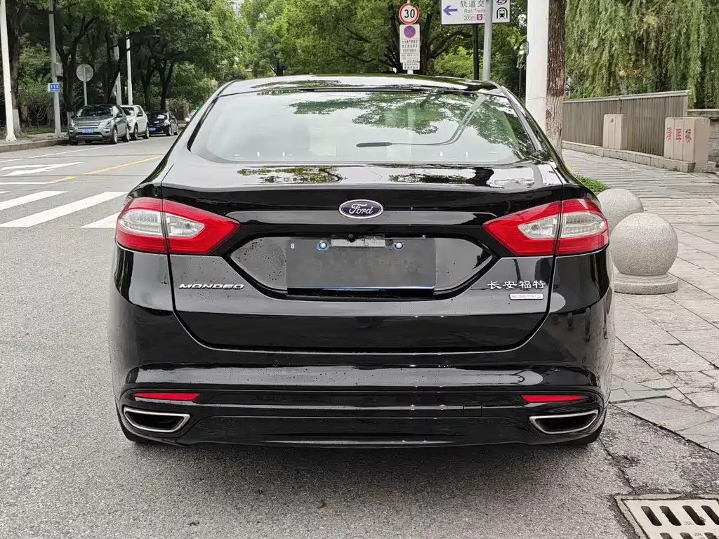 Ford Mondeo 2013 2.0L GTDi200 Luxury