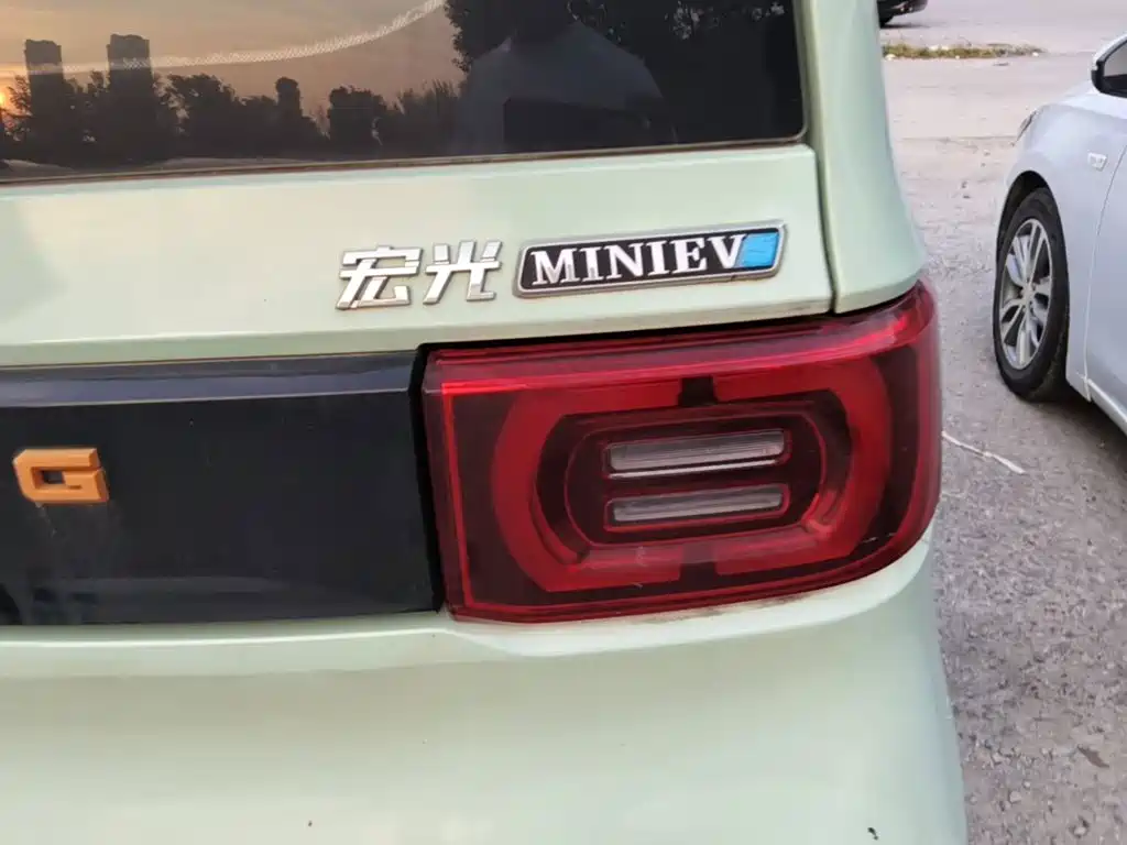 Wuling MINIEV — миниатюра 8