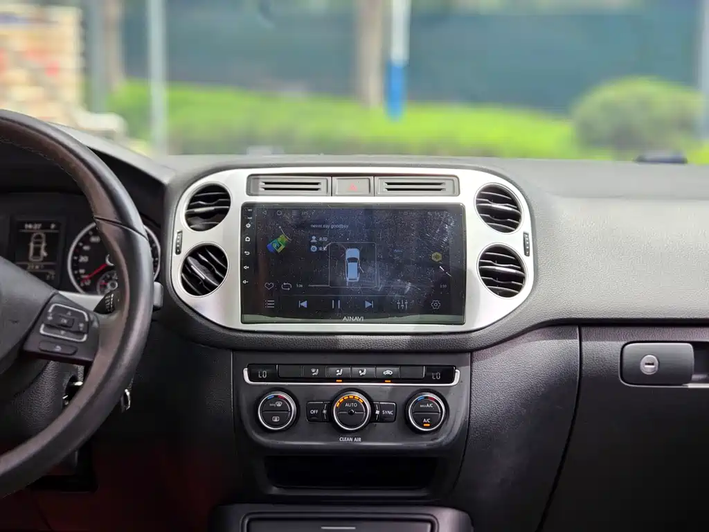 Volkswagen Tiguan 2015 1.8TSI AT