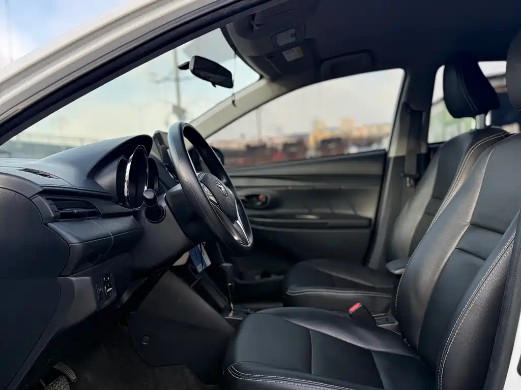 TOYOTA YARIS L TO ENJOY