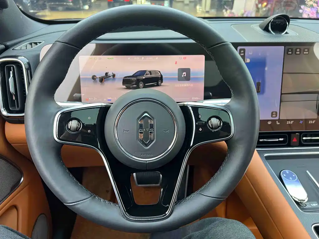 AITO ASK THE WORLD M8