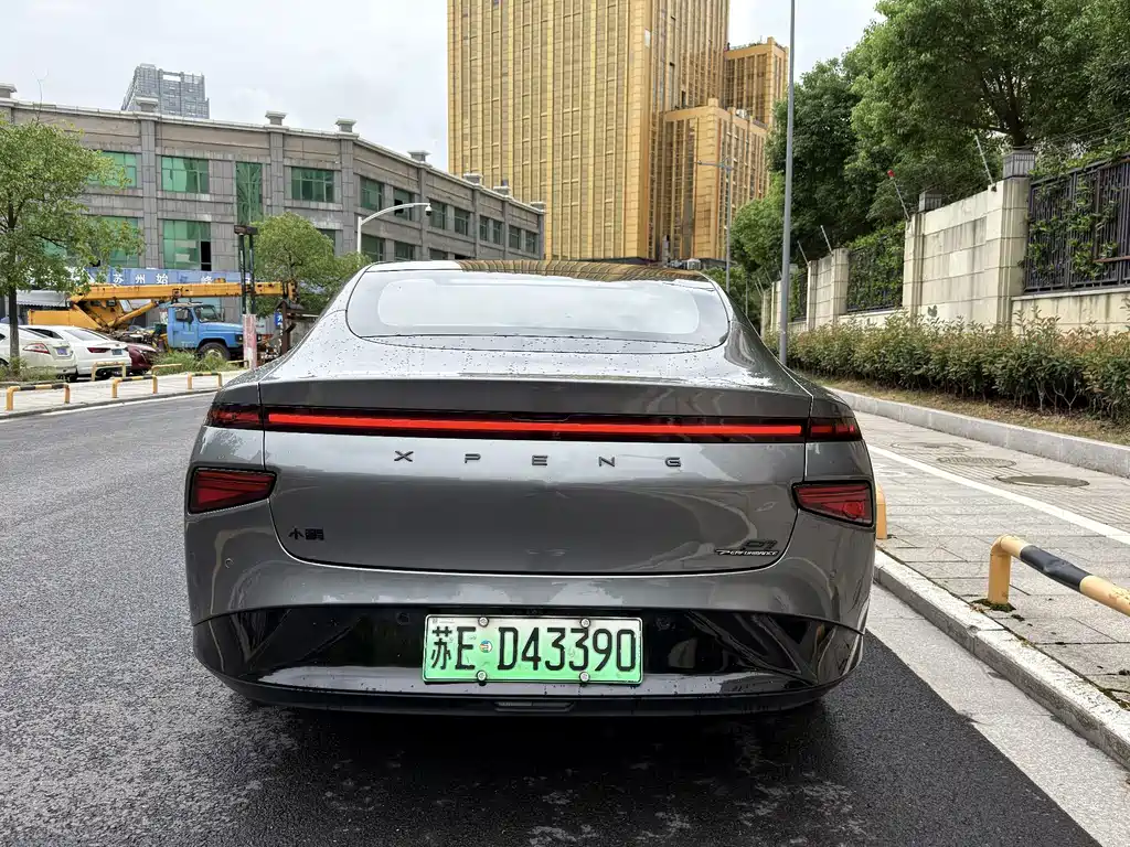 XPeng P7 — миниатюра 11