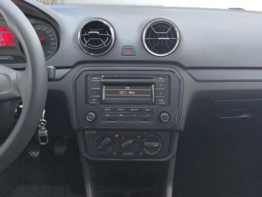 Volkswagen Jetta — миниатюра 13