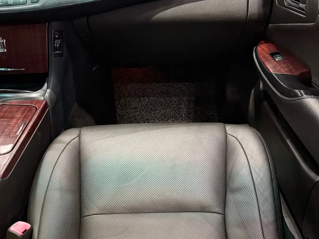 Toyota Crown — миниатюра 14