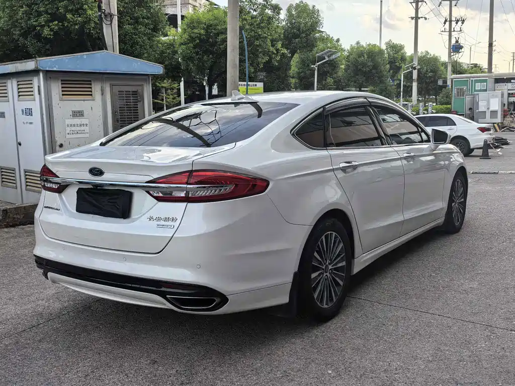 Ford Mondeo — миниатюра 4
