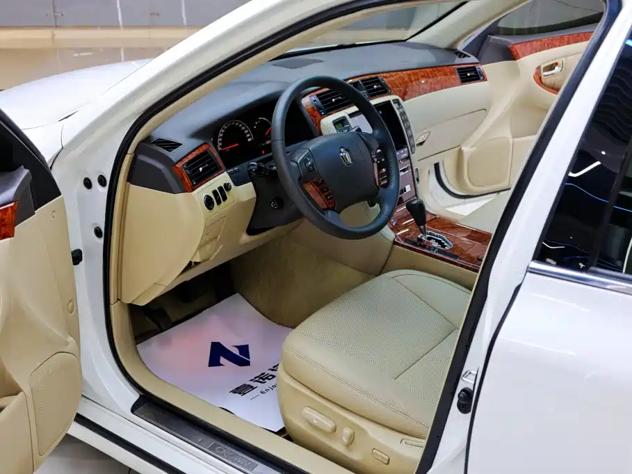 Toyota Crown — миниатюра 18