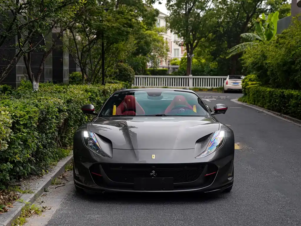 Ferrari 812 — миниатюра 2