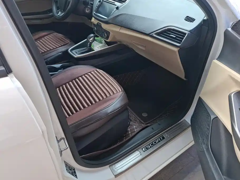 Ford Escort — миниатюра 8