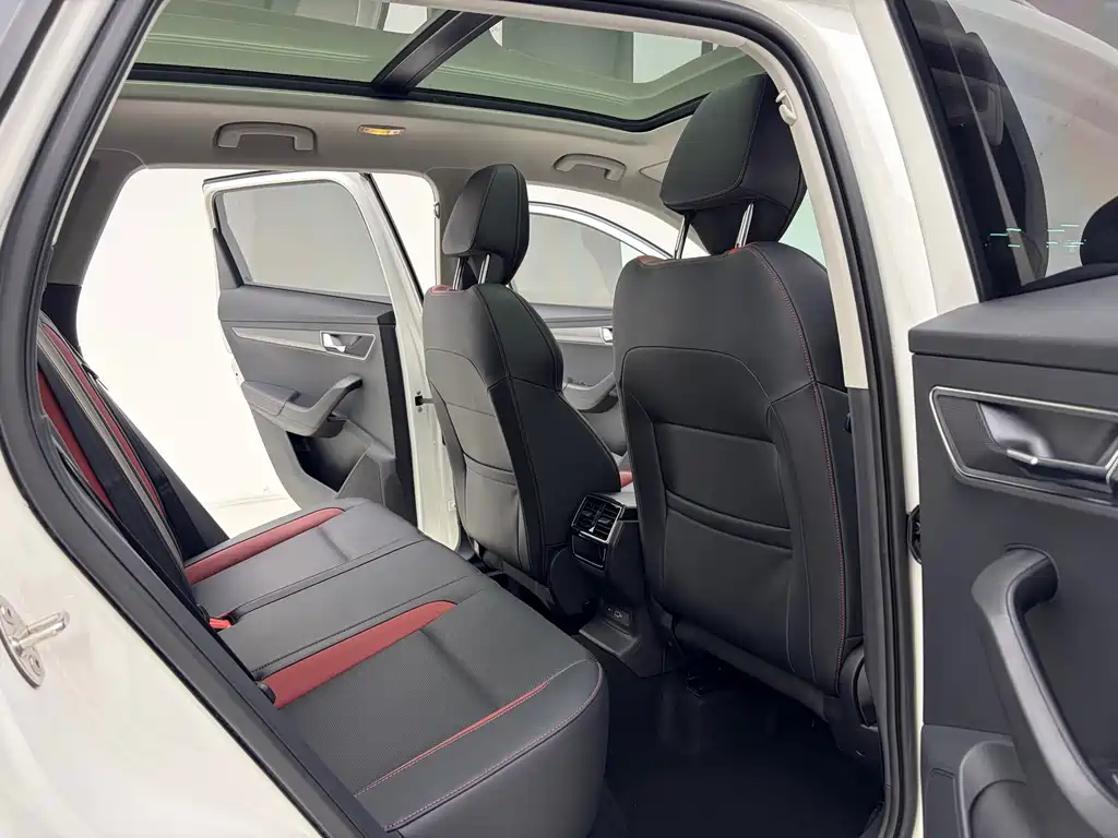 Skoda Karoq — миниатюра 18