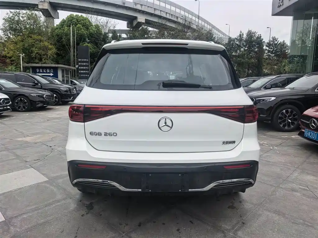 Mercedes-Benz EQB 2025 EQB 260