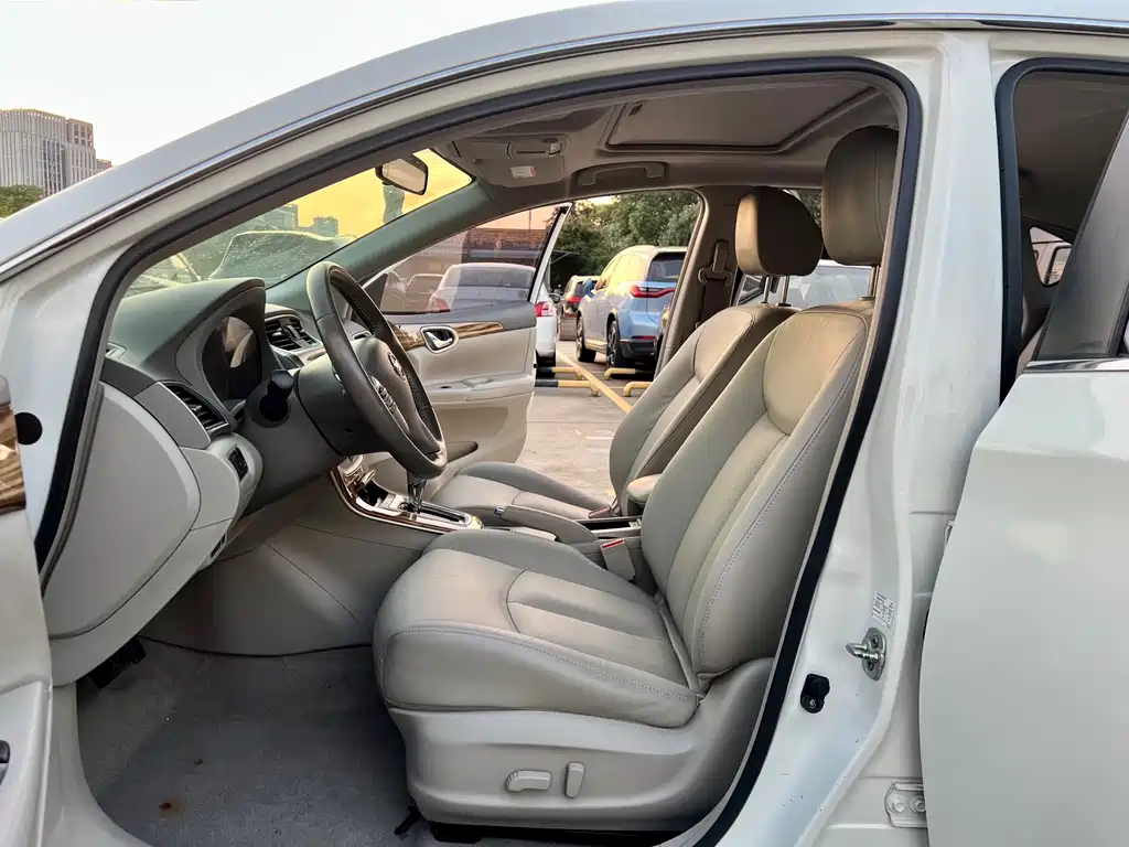 Nissan Sylphy 2014 1.6XV CVT Premium