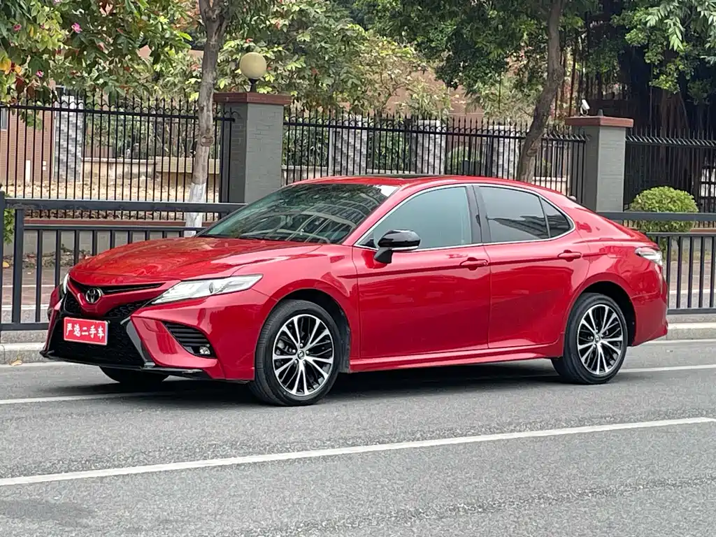 TOYOTA CAMRY