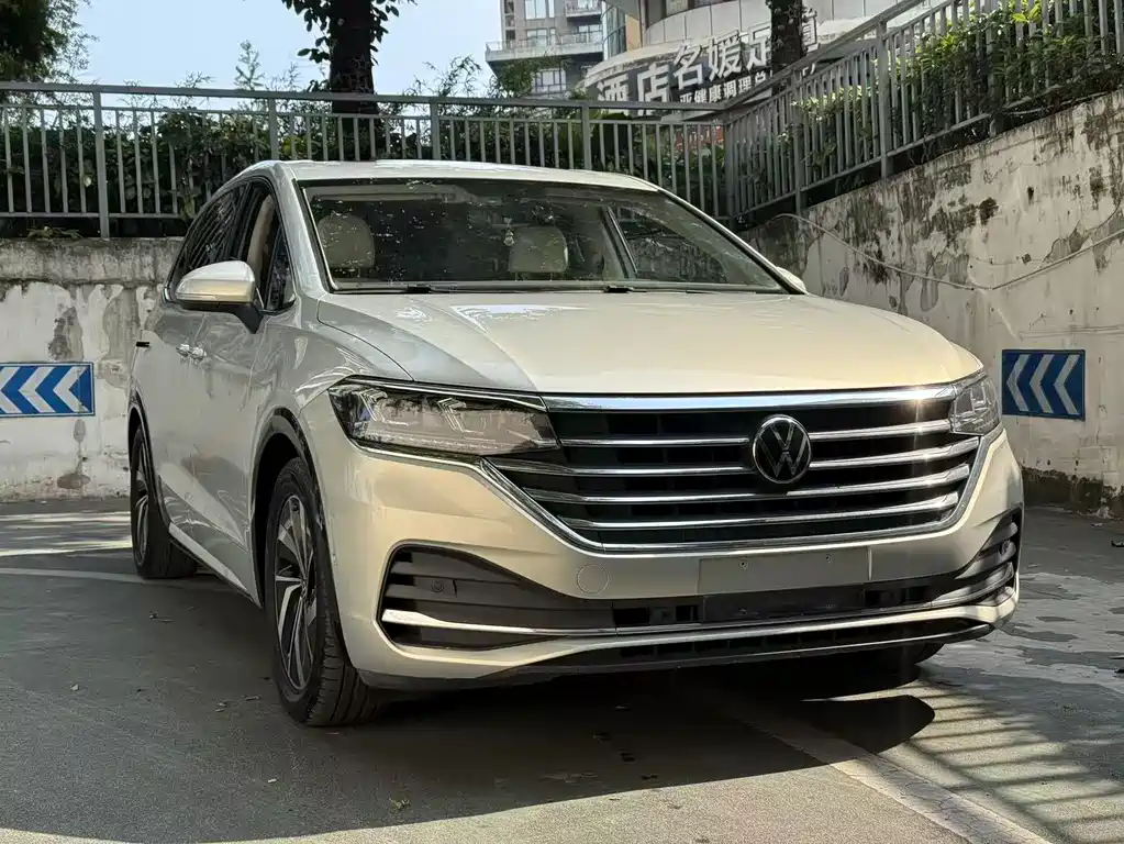 Volkswagen Viloran 2020 330TSI Luxury