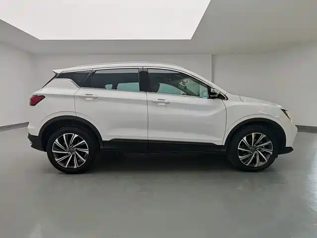 Geely Binyue — миниатюра 18