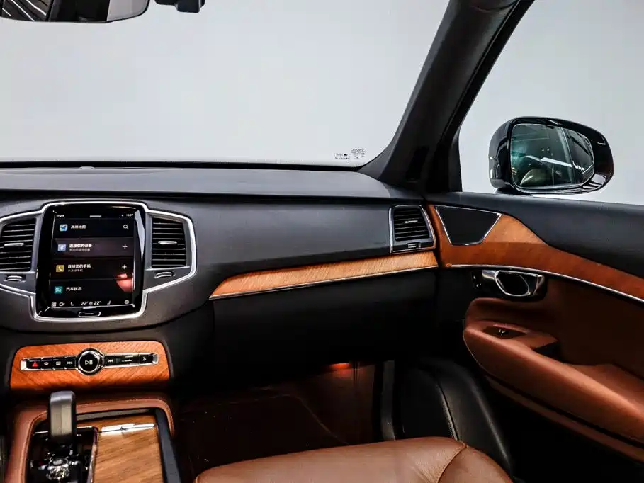 Volvo XC90 — миниатюра 23