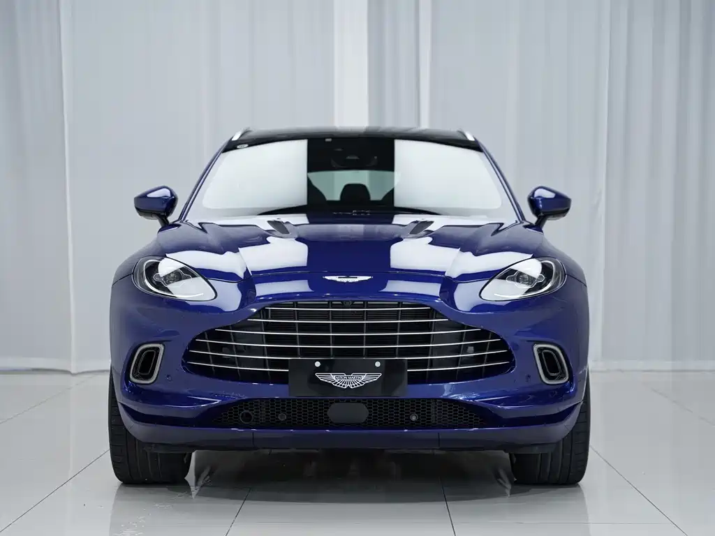 Aston Martin DBX 2023 3.0T STRAIGHT-SIX