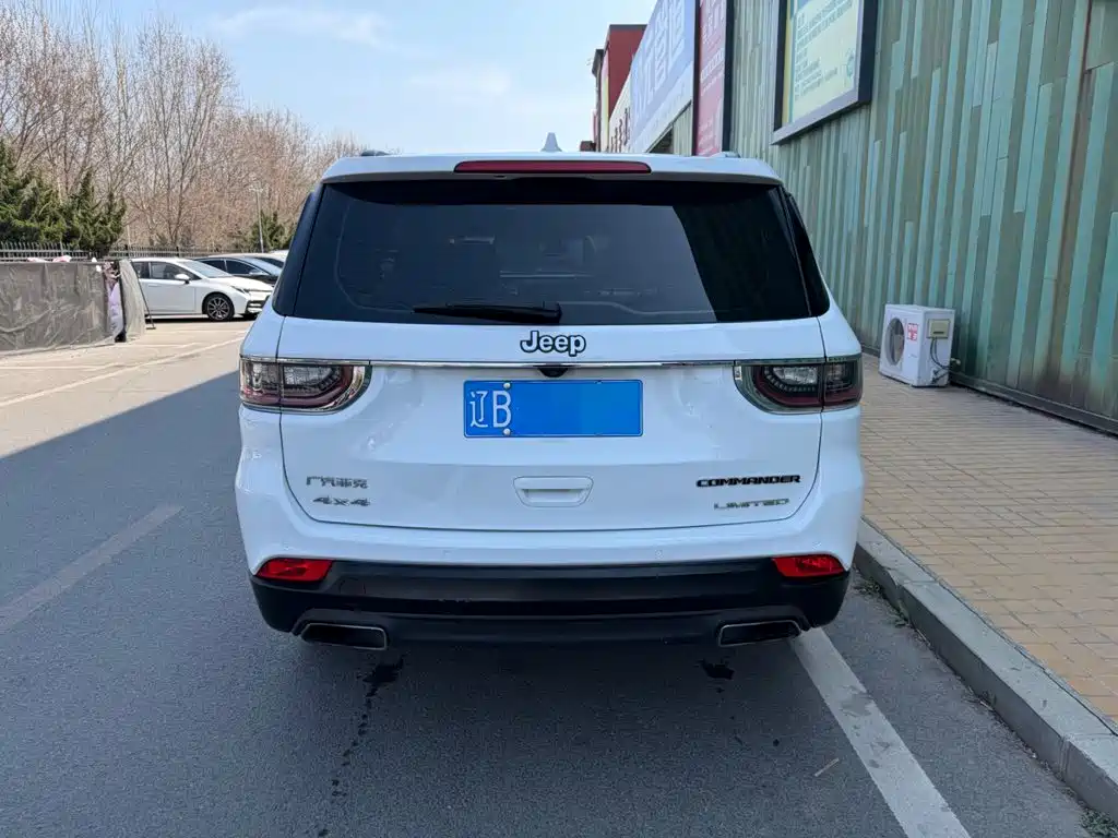 Jeep Commander — миниатюра 11