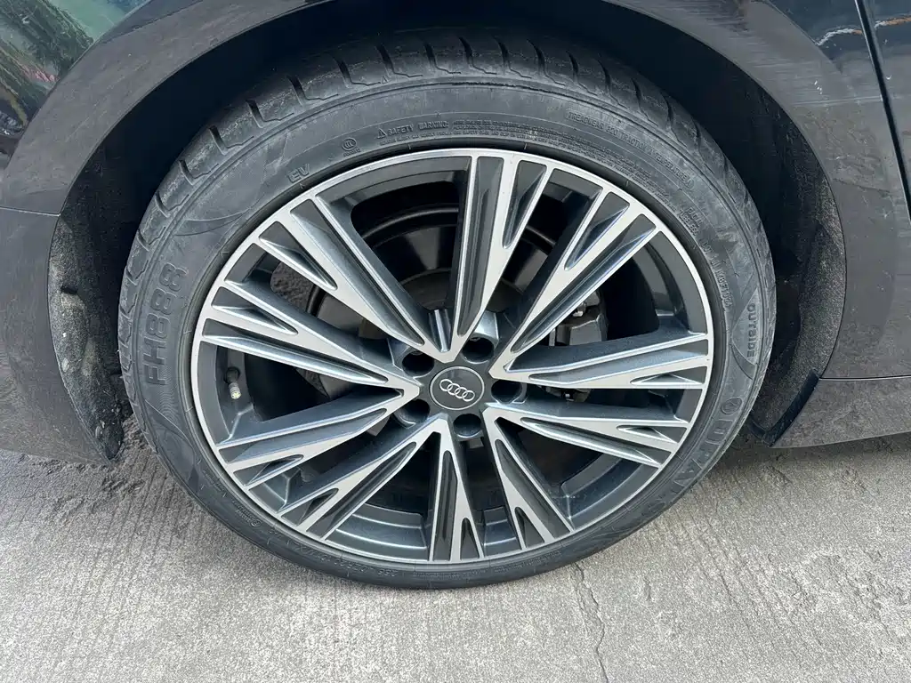 Audi A6L — миниатюра 10