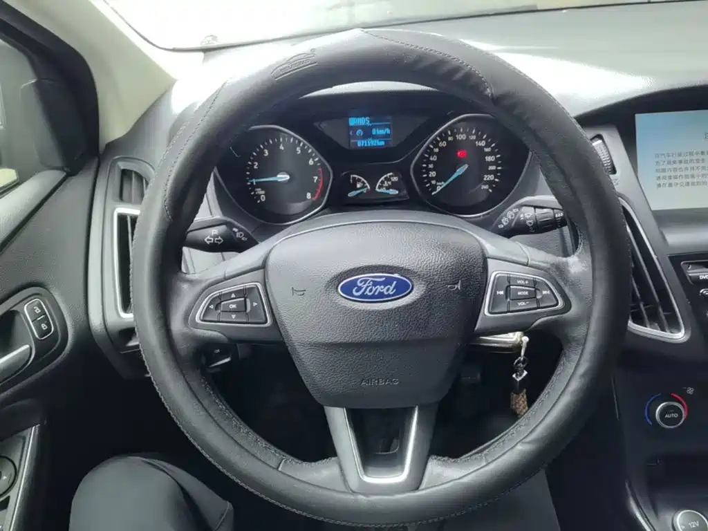 Ford Focus — миниатюра 11