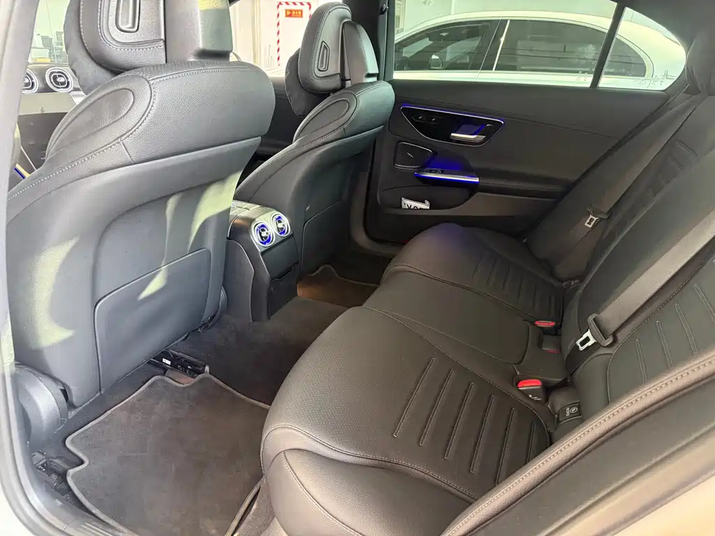 Mercedes-Benz C-Class — миниатюра 14