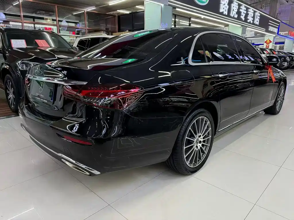 Mercedes-Benz E-Class — миниатюра 6