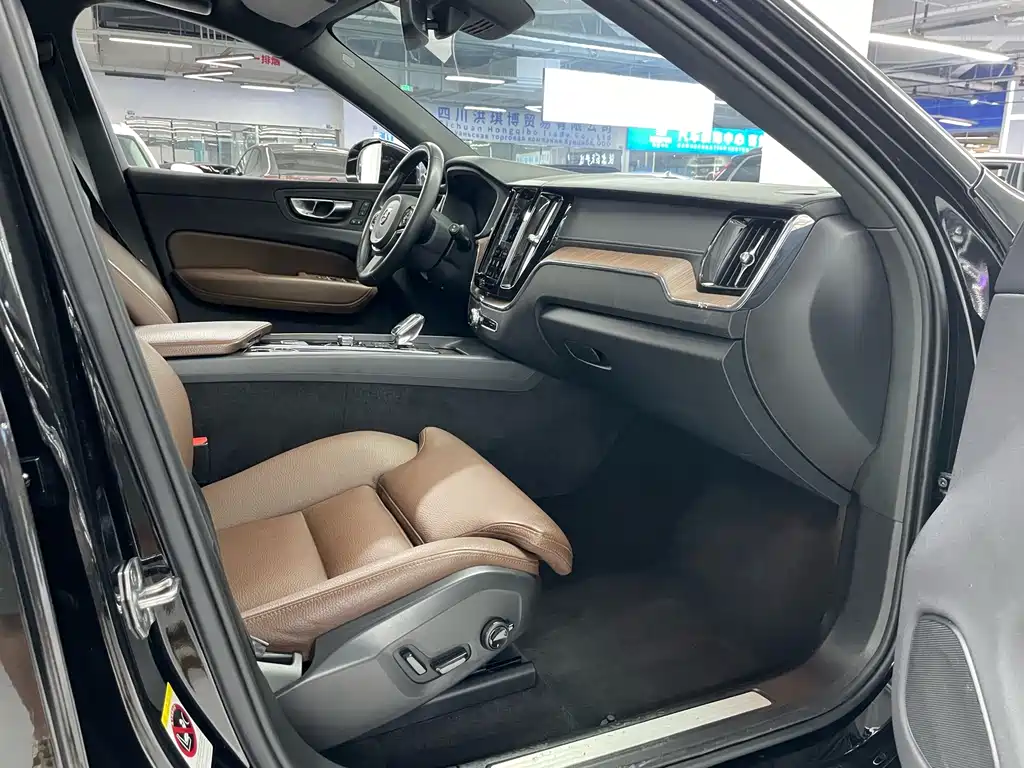Volvo XC60 — миниатюра 9