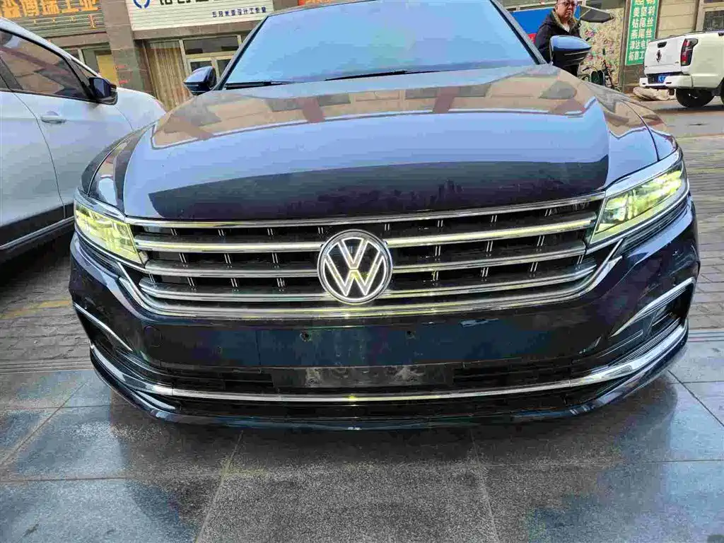 VOLKSWAGEN HUIANG