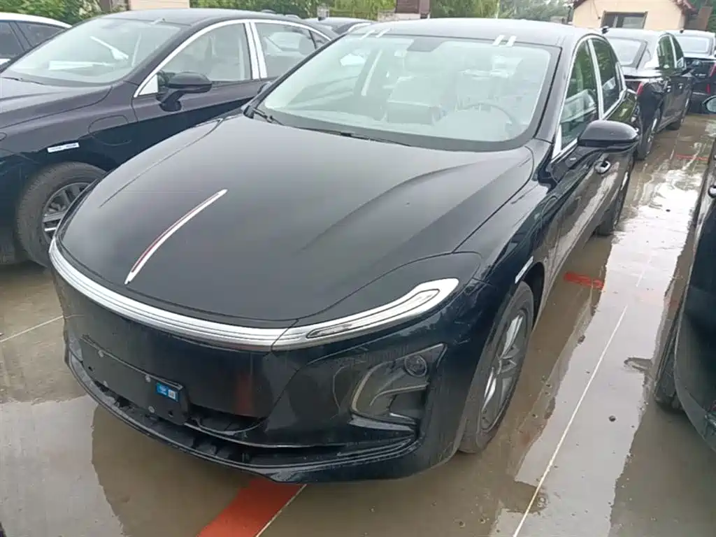 Hongqi E-QM5 2025 610km PLUS