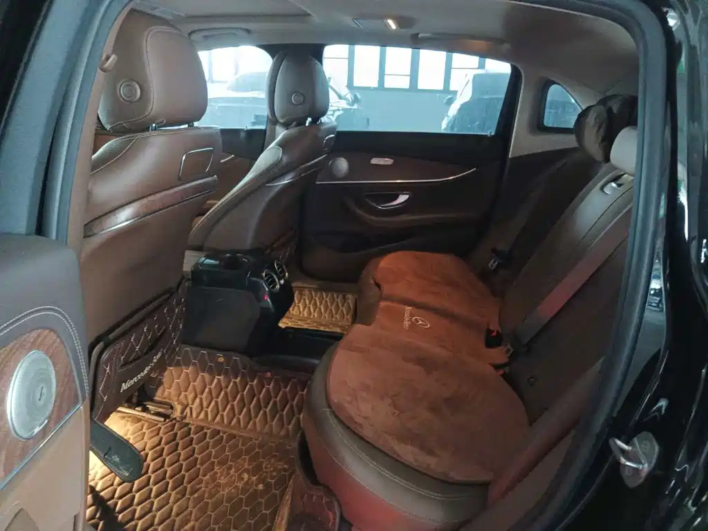 Mercedes-Benz E-Class — миниатюра 9