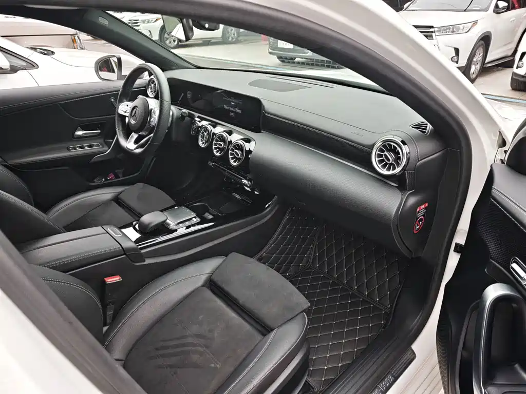Mercedes-Benz A-Class — миниатюра 7