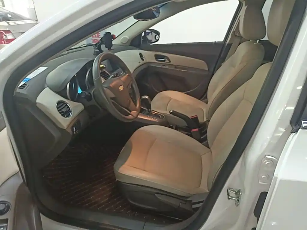 Chevrolet Cruze — миниатюра 15