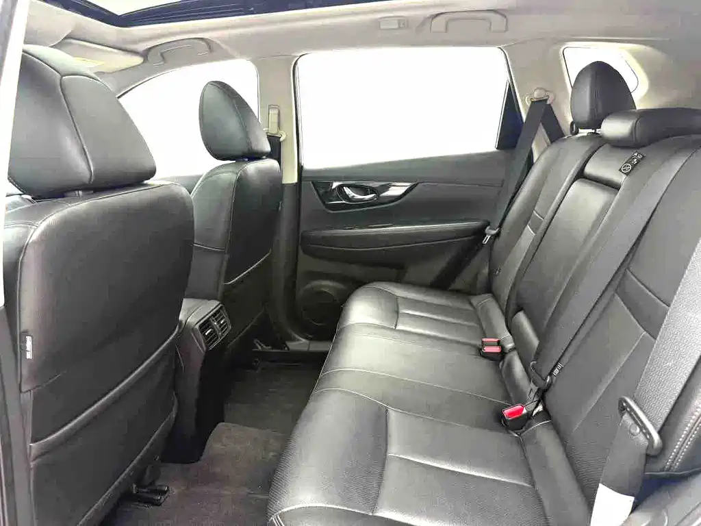 Nissan X-Trail — миниатюра 8