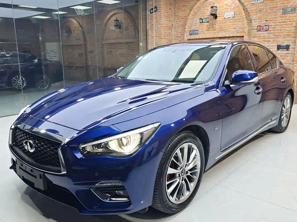 INFINITI Q50L