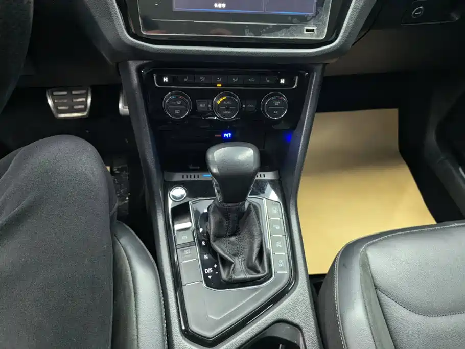 Volkswagen Tiguan L — миниатюра 16