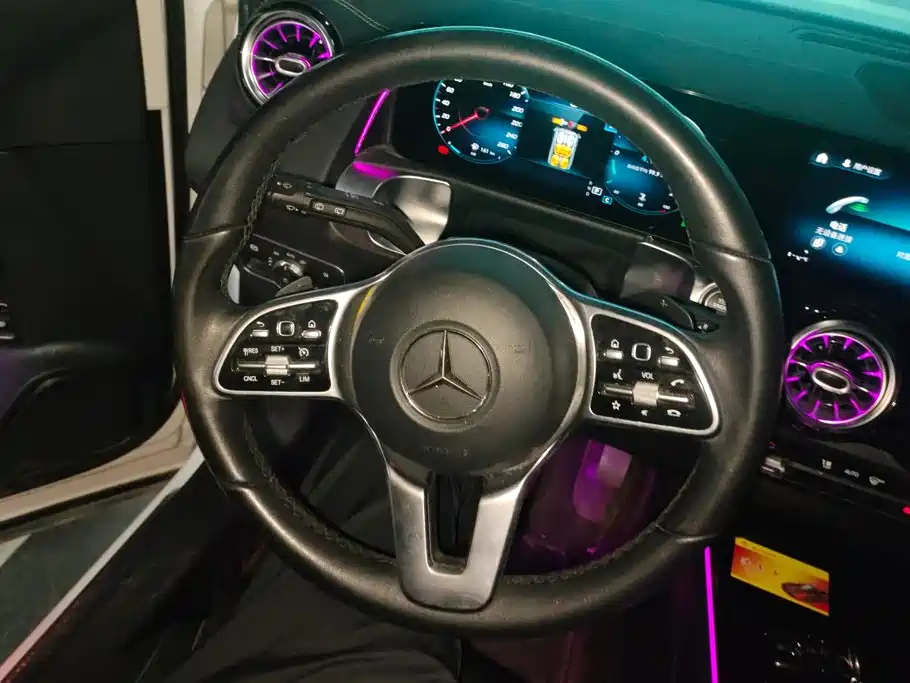 Mercedes-Benz GLB — миниатюра 15