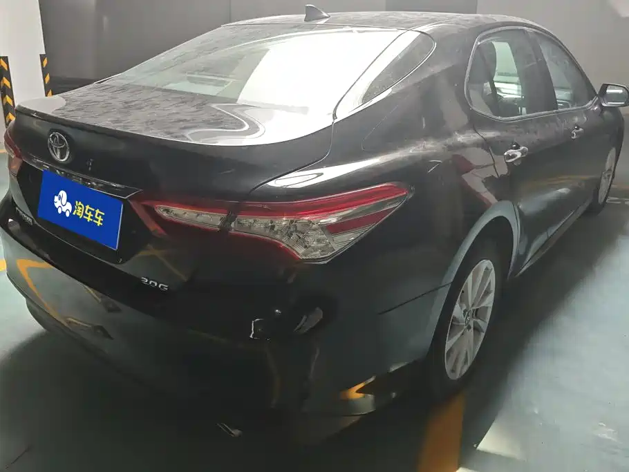 Toyota Camry 2021 2.0G Luxury