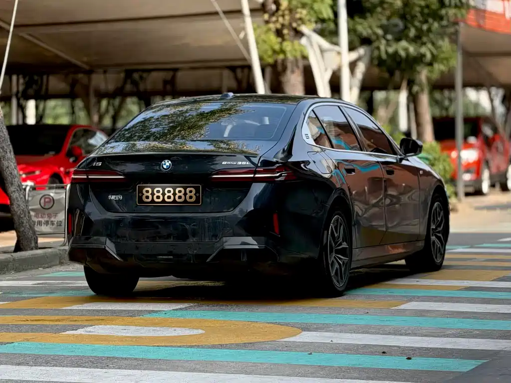 BMW i5 — миниатюра 6