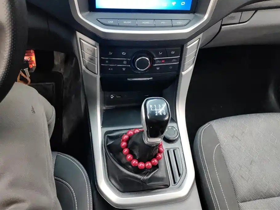 SAIC MAXUS CHASE T70