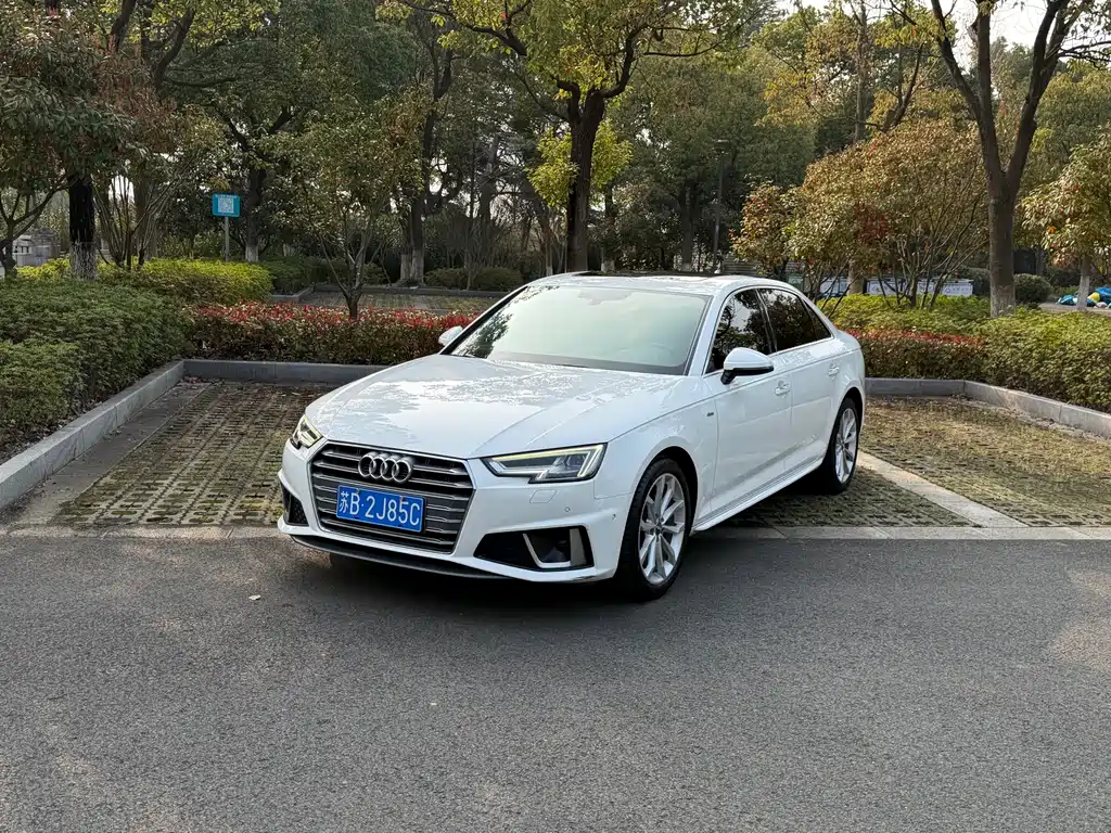 Audi A4L 2019